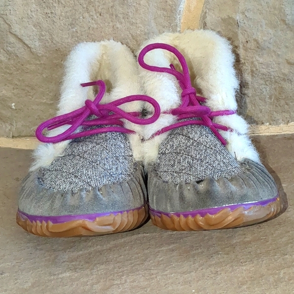 Sorel Out N About women's faux fur lined gray suede winter moccasins size 7 - Picture 7 of 12